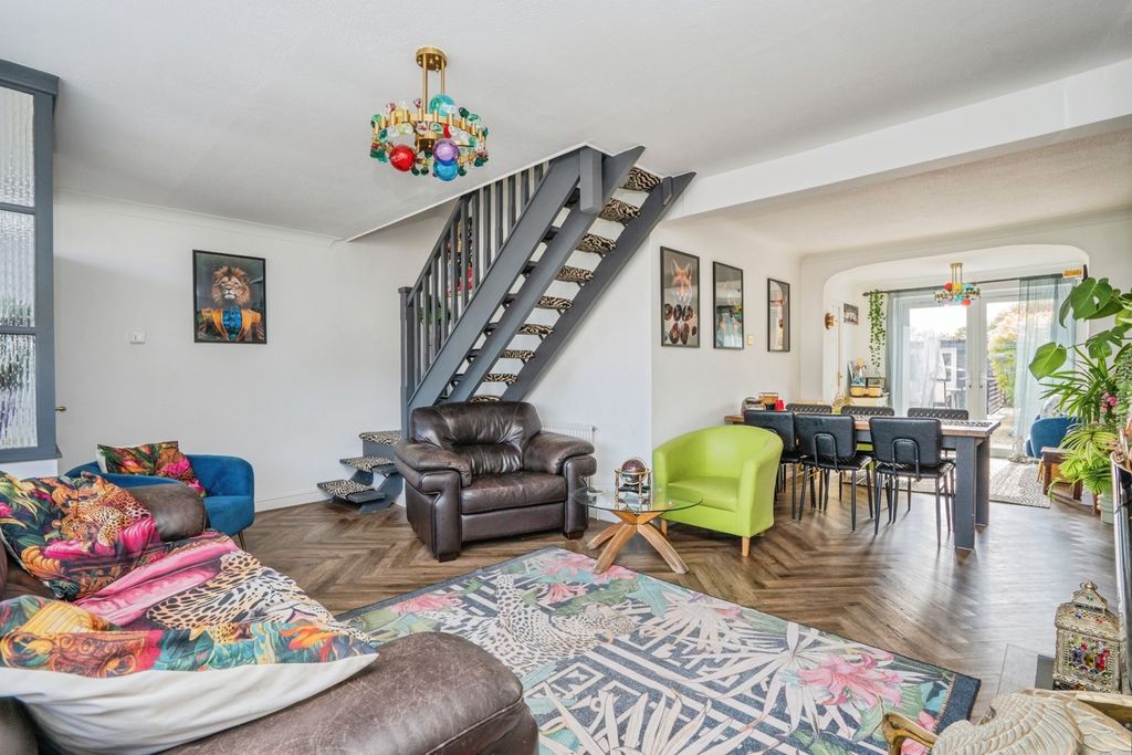 Property photo 1 of 16 Pbox-Img.Jpg