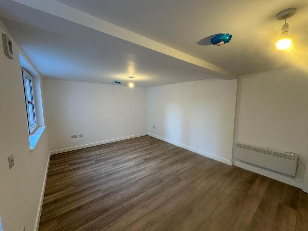 Property photo 3 of 5 Gallery