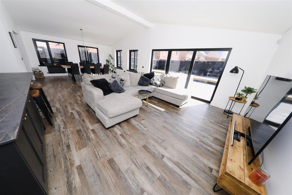 Property photo 2 of 26 c