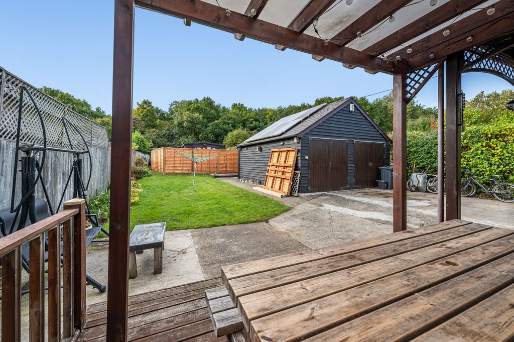 Property photo 3 of 27