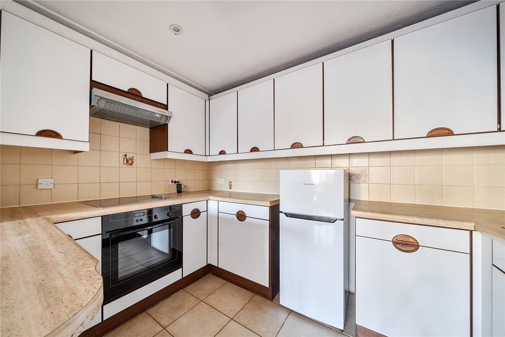 Property photo 3 of 8 Picture No. 10