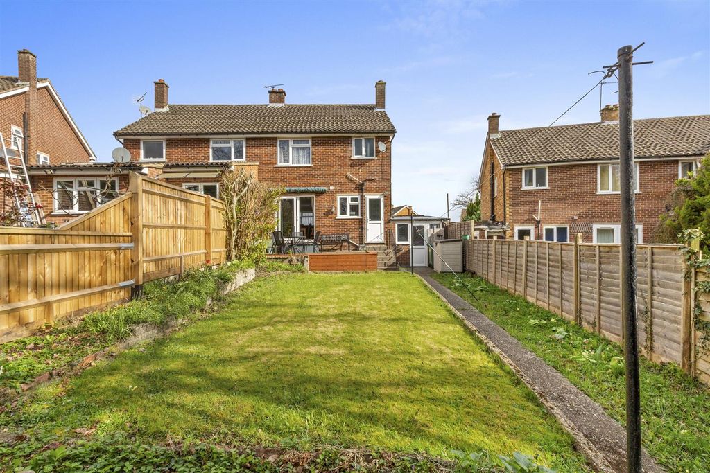 Property photo 3 of 14 Hughenden Ave-3.Jpg