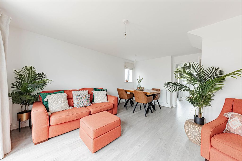 Property photo 3 of 22 L J Imaging-8.Jpg