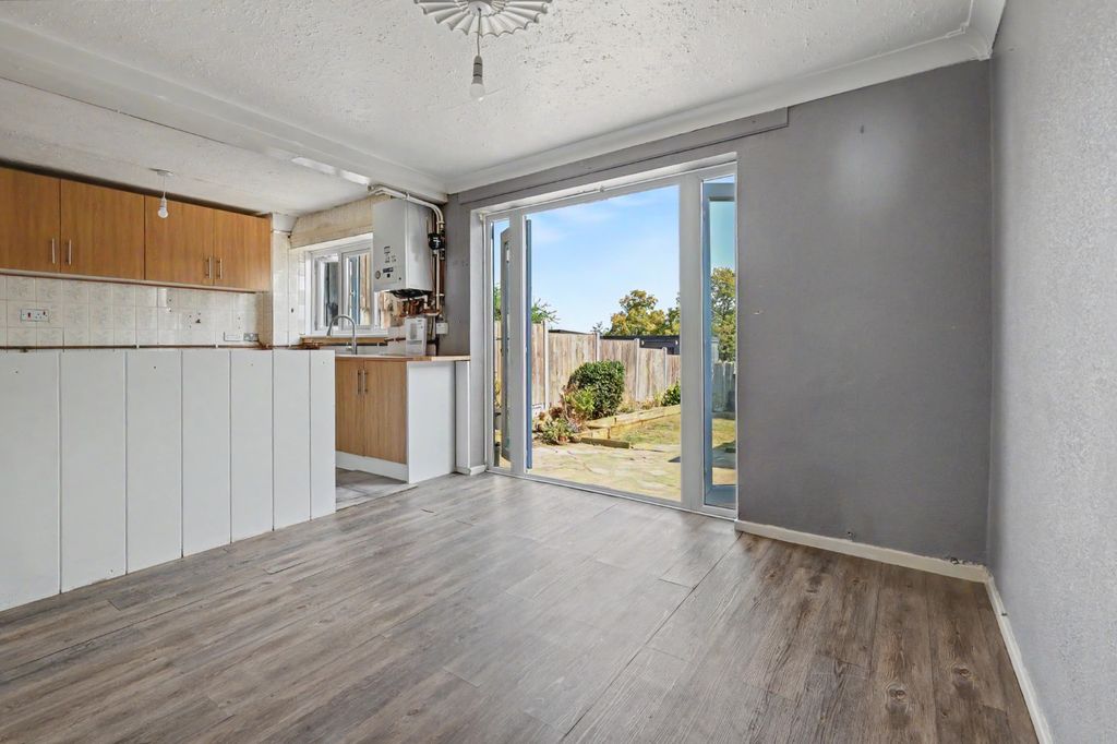 Property photo 3 of 16 5413335