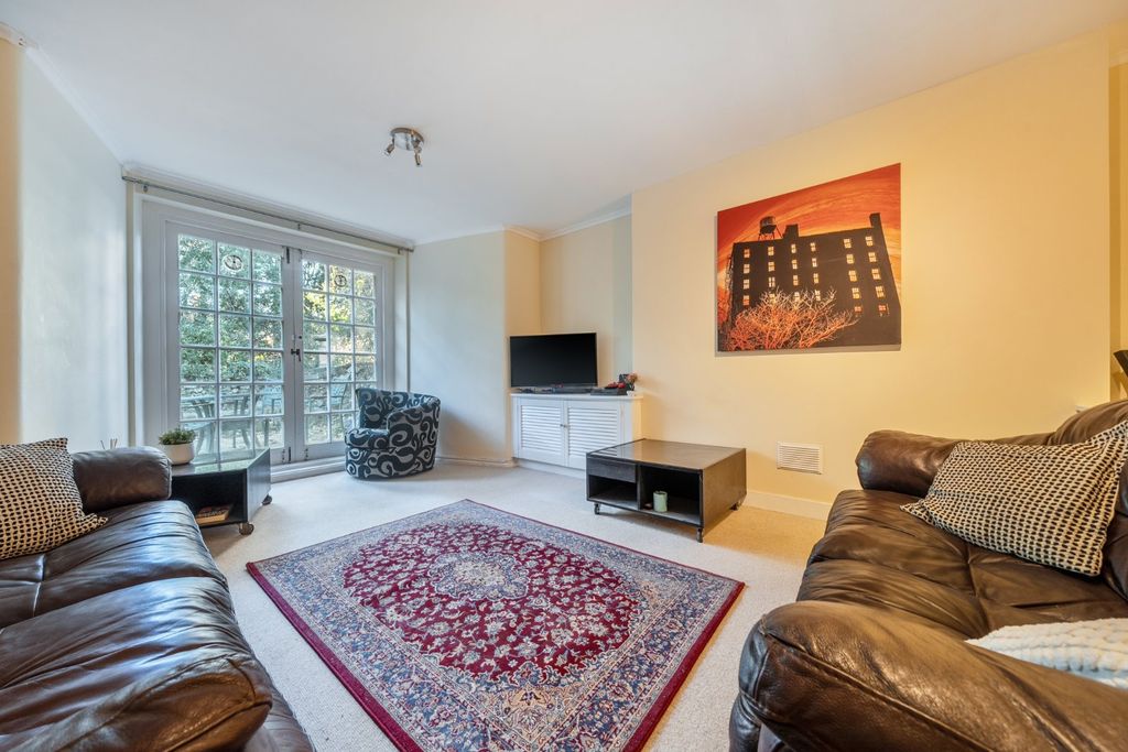 Property photo 2 of 25 Picture No. 17