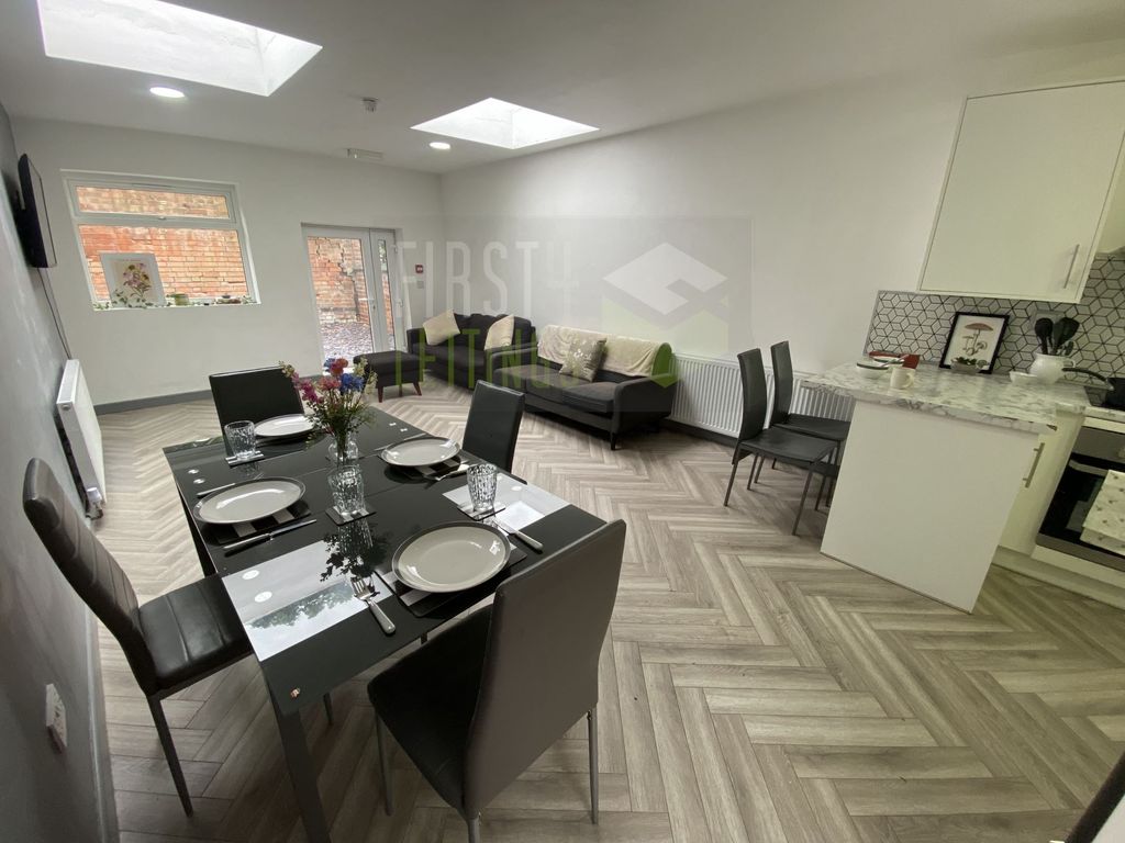 Property photo 1 of 23 Photo 14