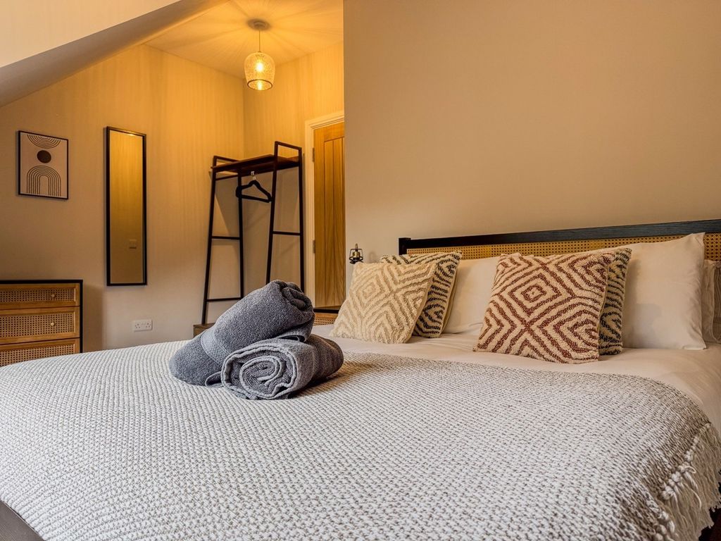 Property photo 3 of 7 Gallery