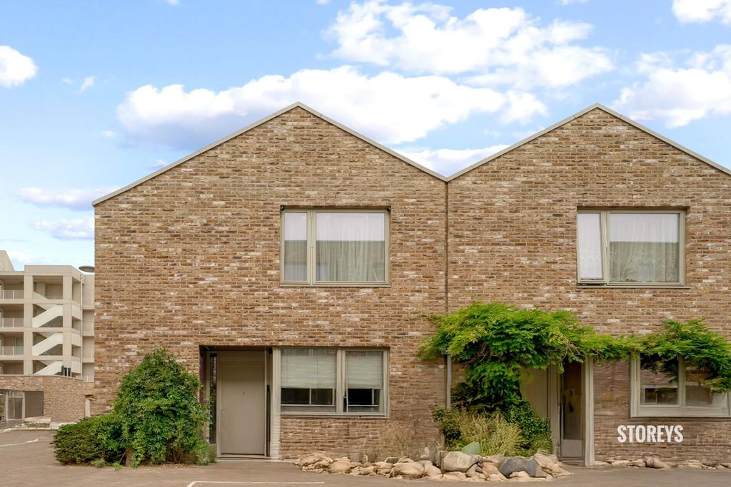 Property photo 1 of 25
