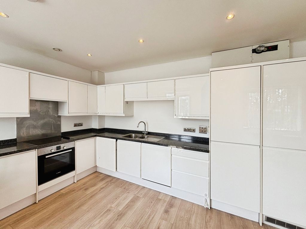 Property photo 3 of 8 Pbox-Img.Jpg