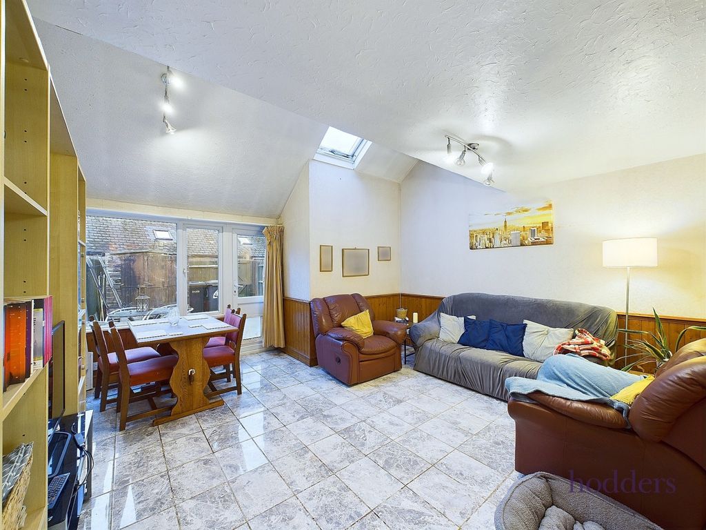 Property photo 2 of 10 Picture No. 08