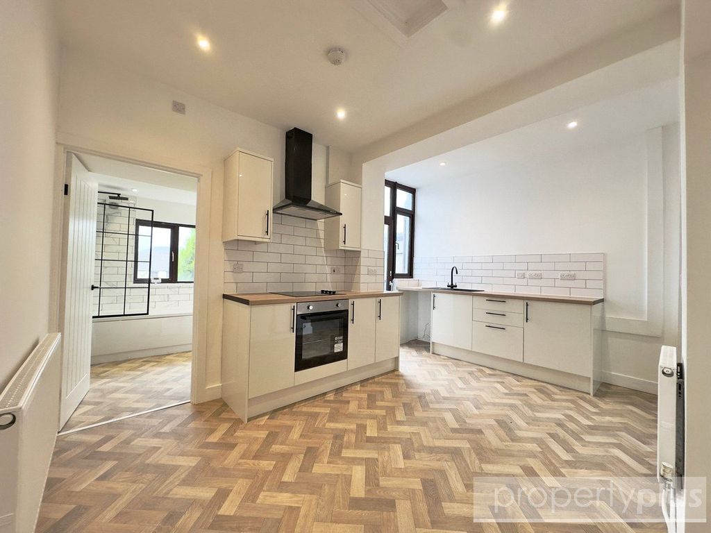 Property photo 1 of 15 Picture No. 04