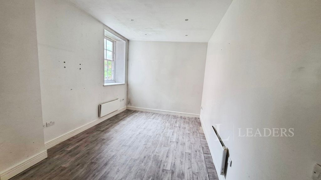 Property photo 3 of 6 Pbox-Img.Jpg