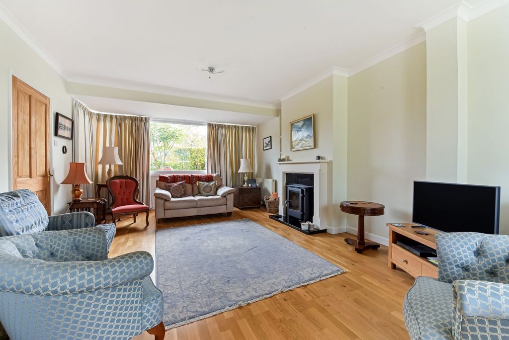 Property photo 2 of 18