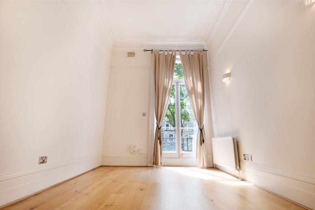 Property photo 3 of 11 Gallery