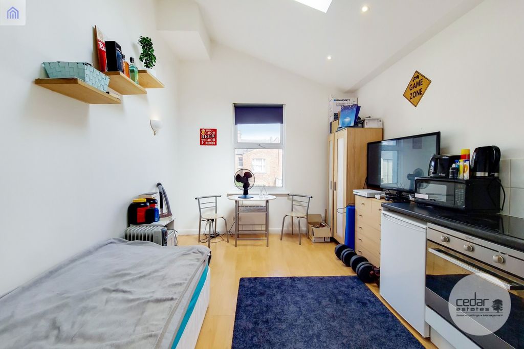 Property photo 2 of 9