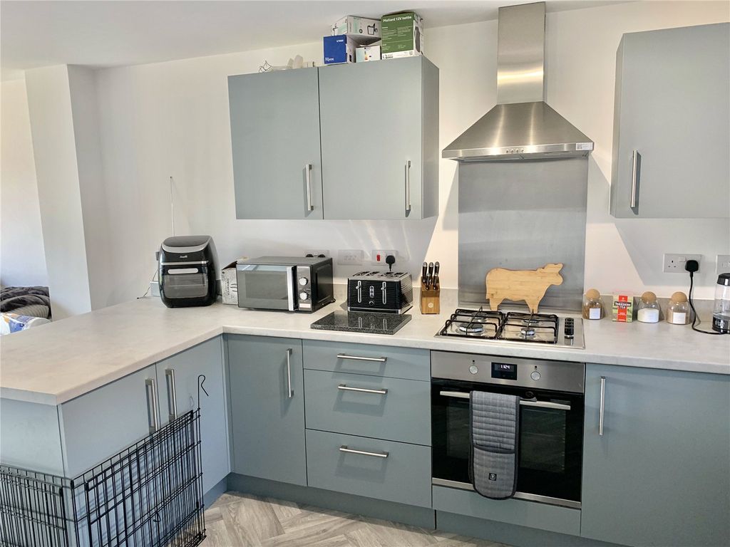 Property photo 3 of 12 Kitchen