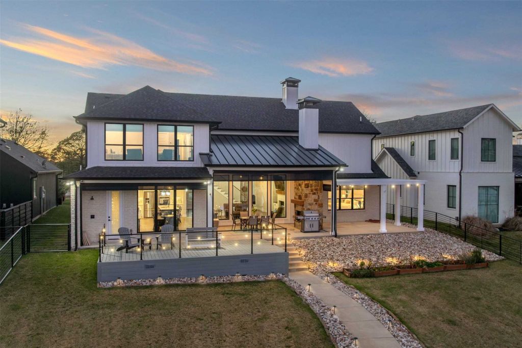 Property photo 1 of 31