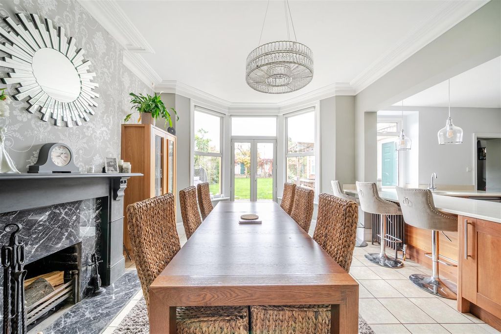 Property photo 3 of 21 1369102-20-68F24A938c529.Jpg