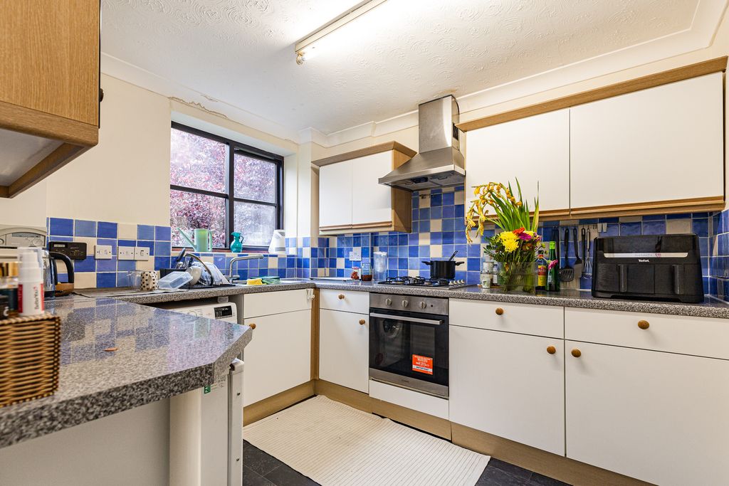 Additional image 4 of 2 bed flat for saleMarston Ferry Road, Summertown OX2