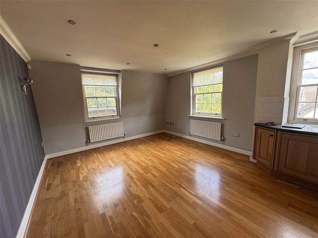 Property photo 2 of 9 Lounge