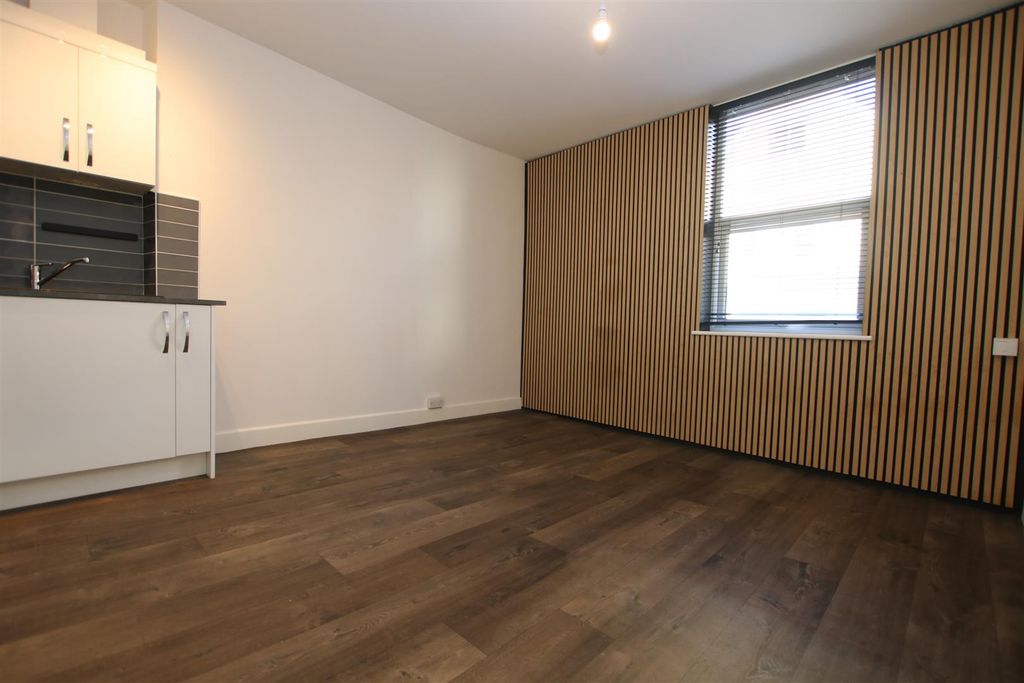 Property photo 3 of 8 Living Area.Jpg