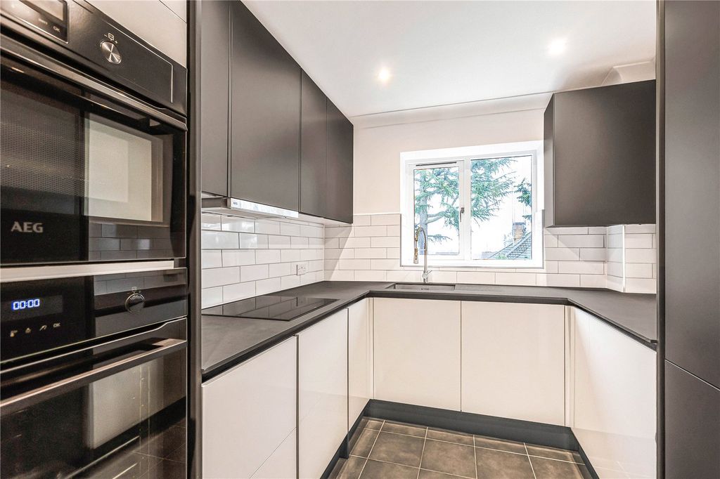 Property photo 2 of 23 Picture No. 26