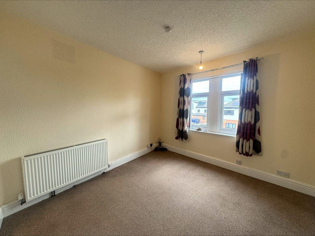 Property photo 2 of 6 Living Room