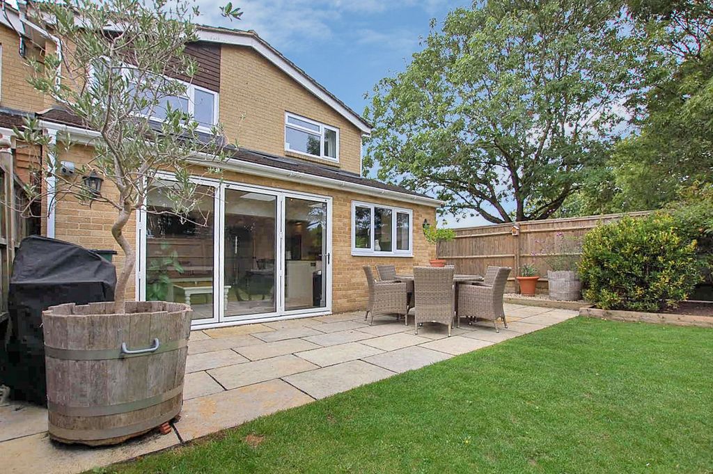 Property photo 3 of 11