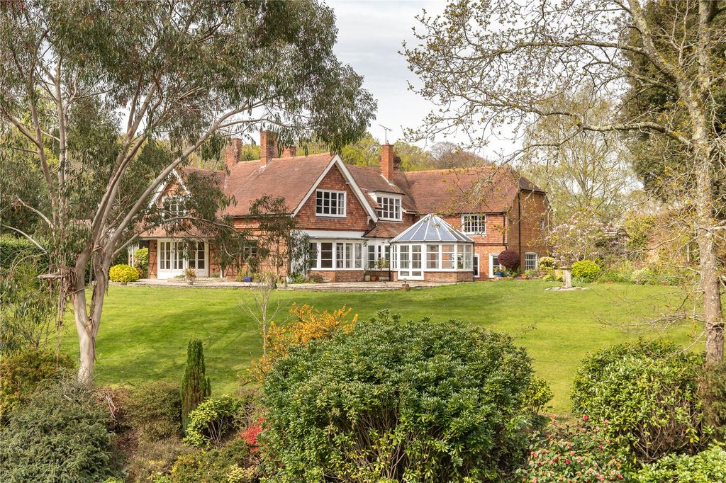 Property photo 1 of 19 Side Aspect