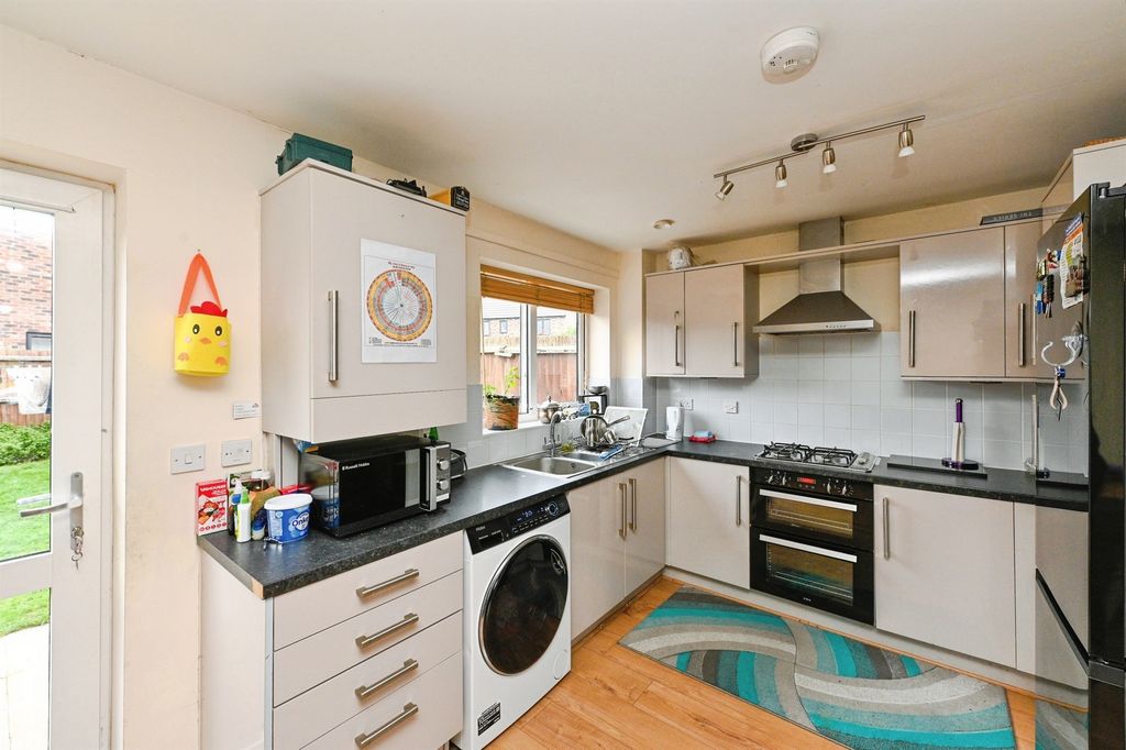 Property photo 2 of 12