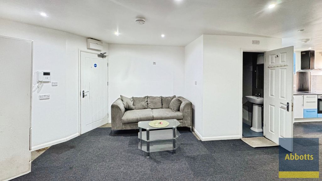 Property photo 1 of 4