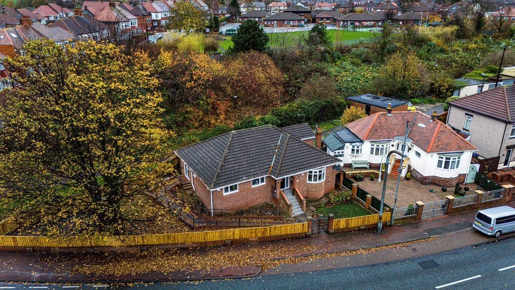 Property photo 1 of 33