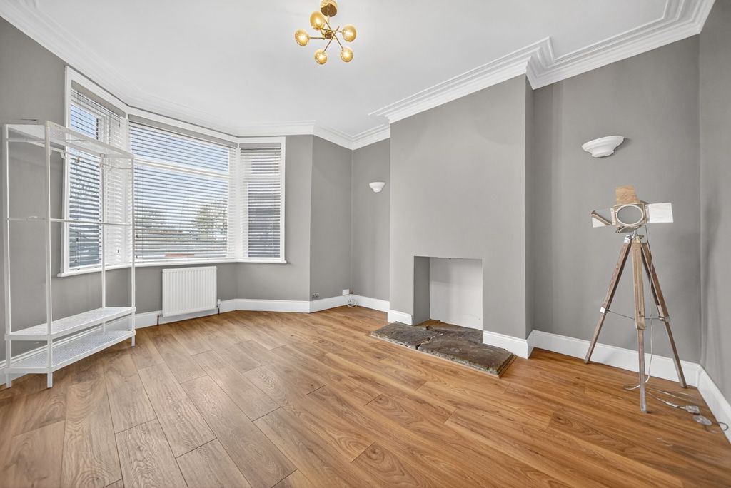 Property photo 2 of 17 Picture No. 18