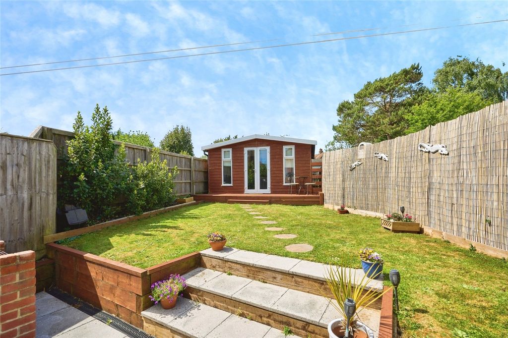 Property photo 2 of 15 Picture No. 19