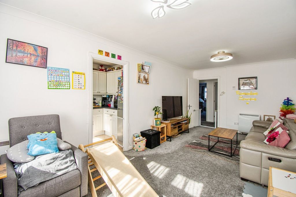 Property photo 3 of 16