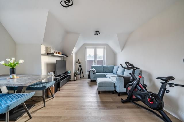 2 bed flat for saleMidsummer Place, Chesham HP5 photo 4