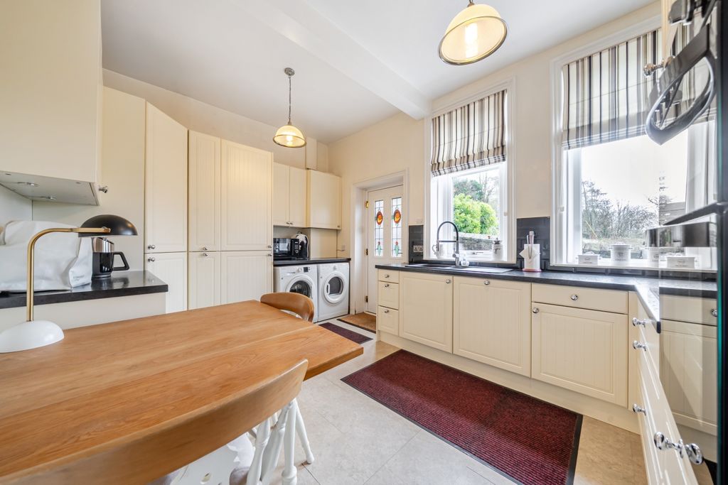 Property photo 3 of 15 Kitchen