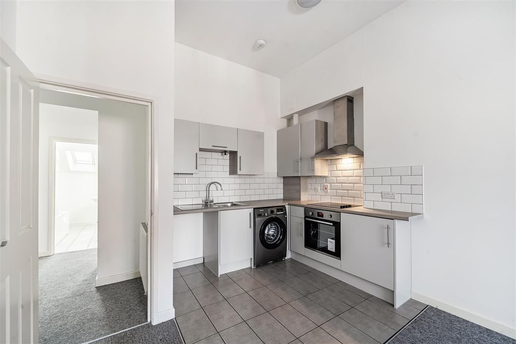 Property photo 2 of 7 Well Fitted Kitchen