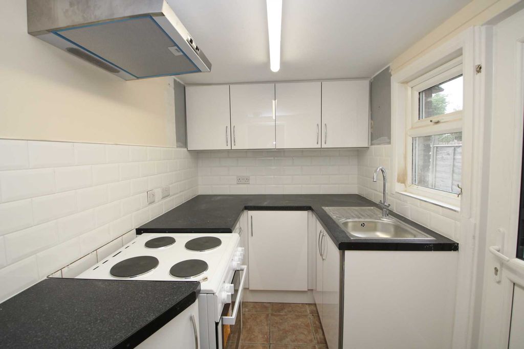 Property photo 2 of 7 Photo