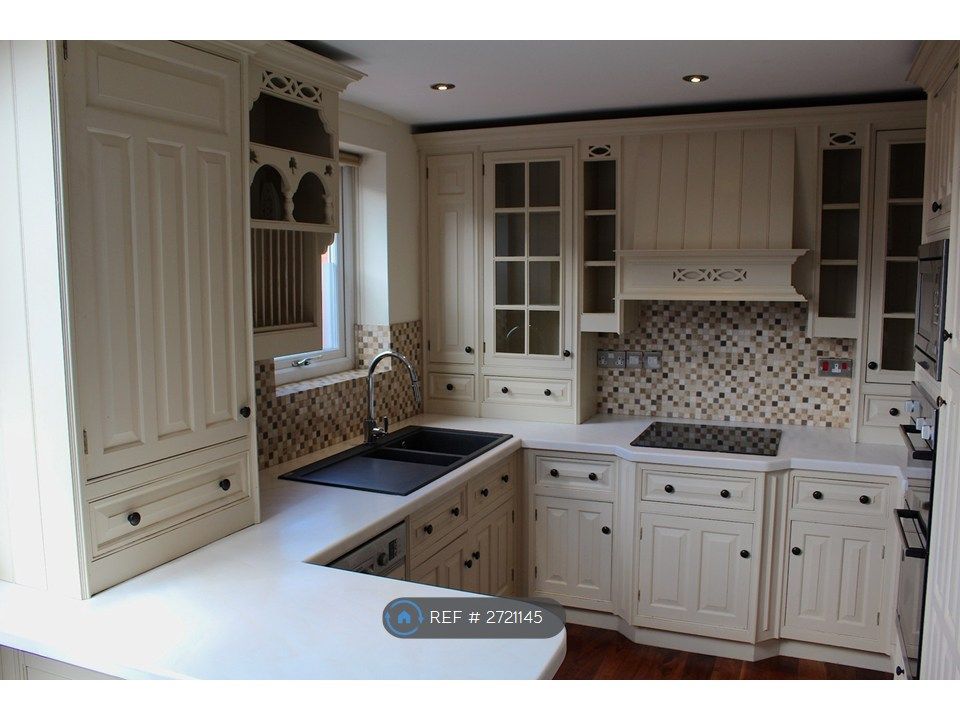 Property photo 2 of 20 Kitchen