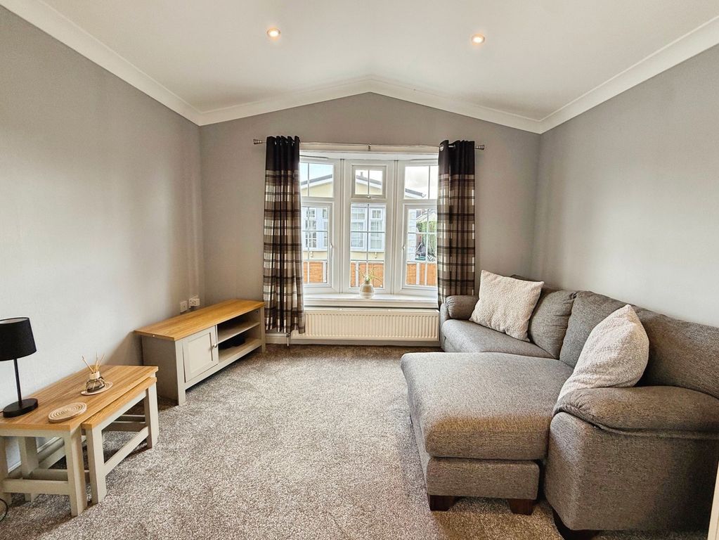 Property photo 2 of 11 Open Plan