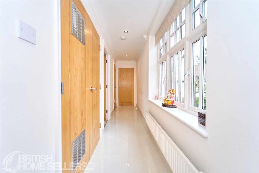 Property photo 3 of 21 Picture No. 06