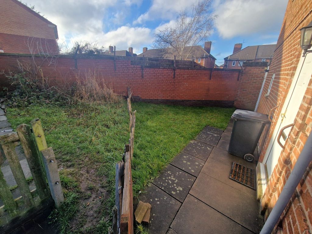 Property photo 2 of 20