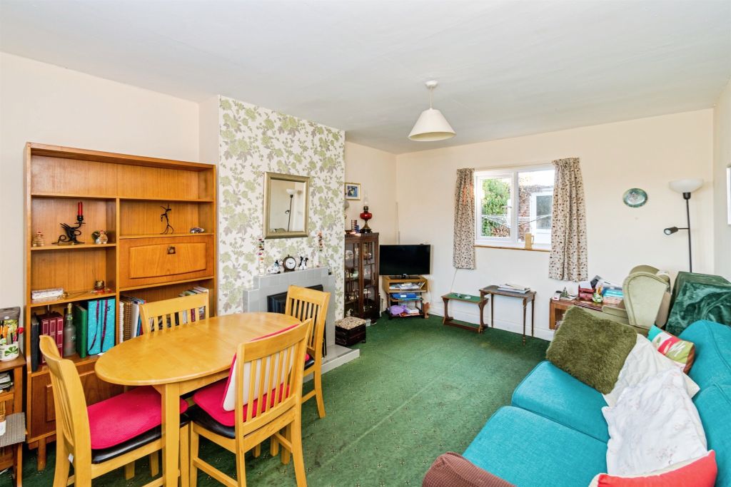 Property photo 2 of 17