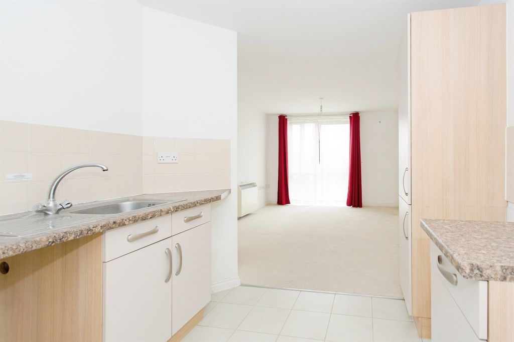 Property photo 1 of 9