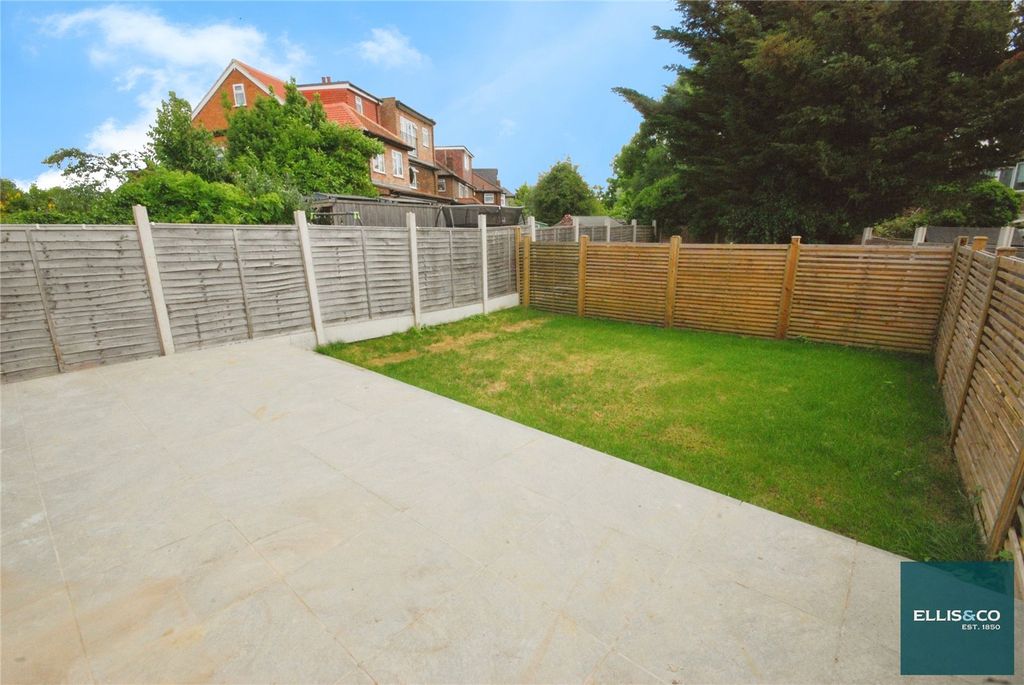 Property photo 3 of 11 Picture No. 25