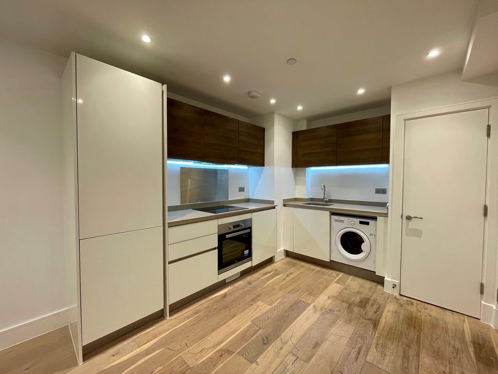 Property photo 2 of 6 Kitchen