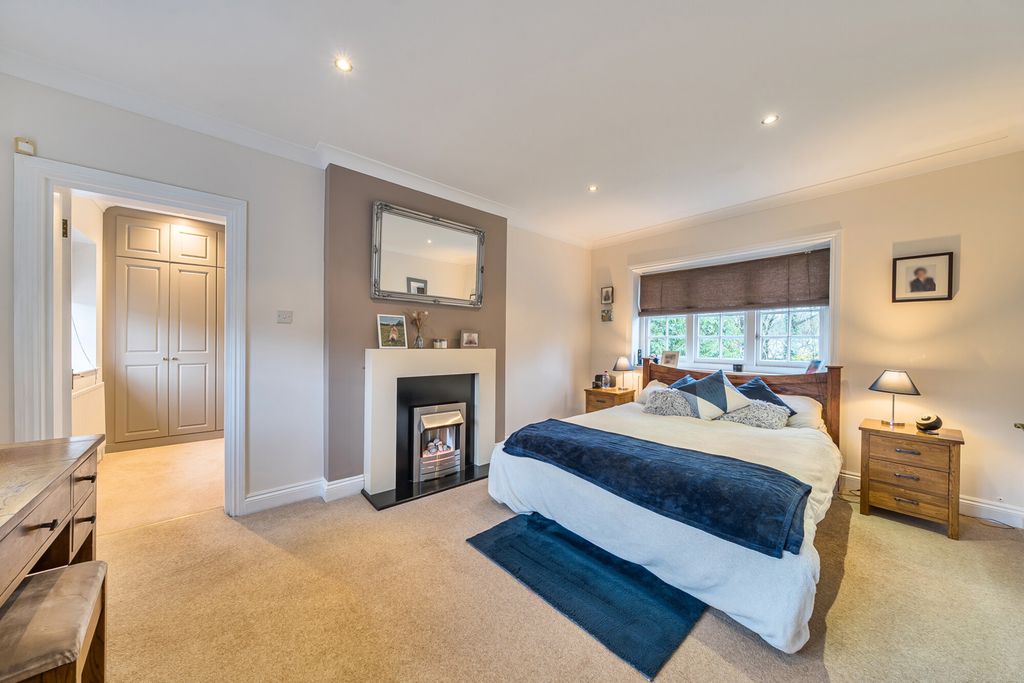 Property photo 2 of 25 1411077-23-698F2B...