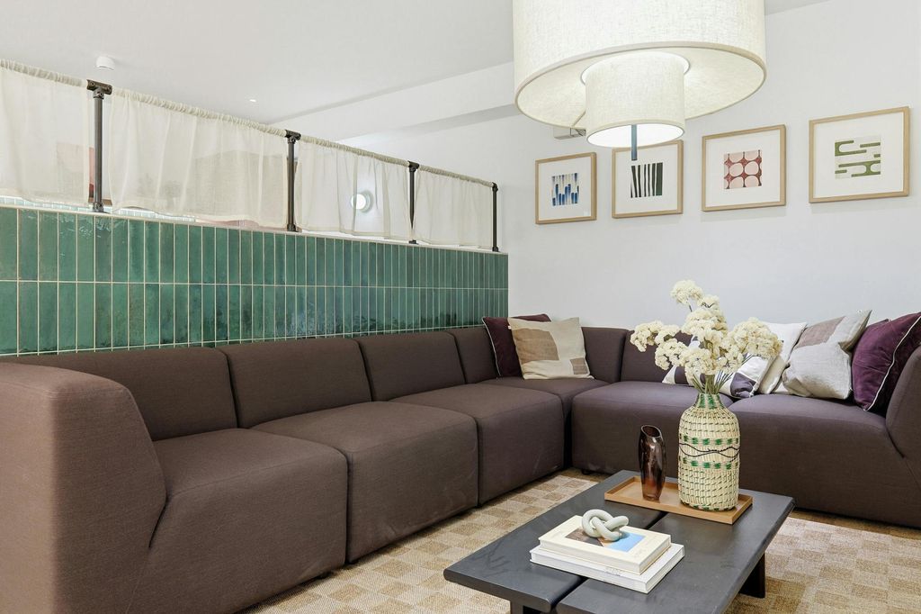 Property photo 2 of 16 Img_9446.Jpg