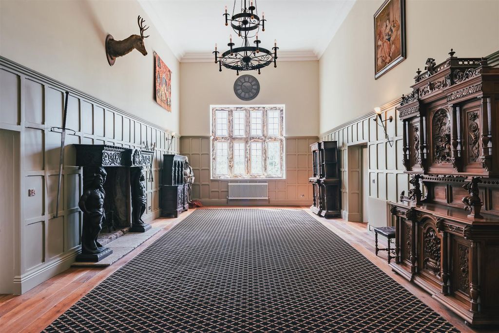 Property photo 3 of 54 Great Hall